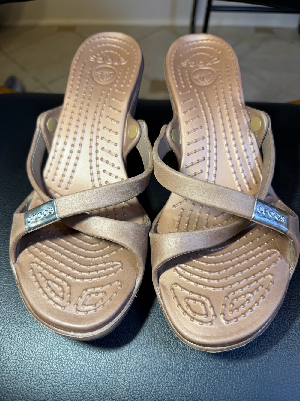 CROCS Women’s Metallic Rose Slip-On Sandals